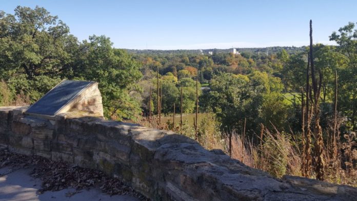 Lookout Drive Scenic Overlook - North Mankato, MN