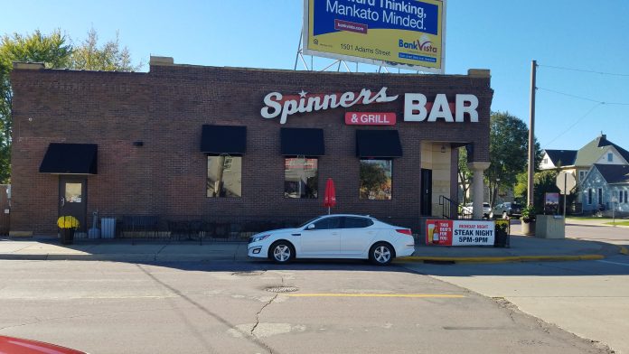 Spinners Bar - North Mankato