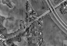 Photo courtesy of the City of Mankato - Mankato, MN - Ivy Lane satellite image prior to 2000. The top of the image is due north and the future Victory Drive bridge will be at the bottom center of this image. Today's remnant of Thompson Ravine Road is on the left.