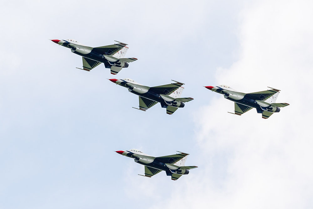 Photo by Rick Pepper - 2015 Mankato Air Show - Thunderbird aircraft 1-4 fly in the Arrowhead formation