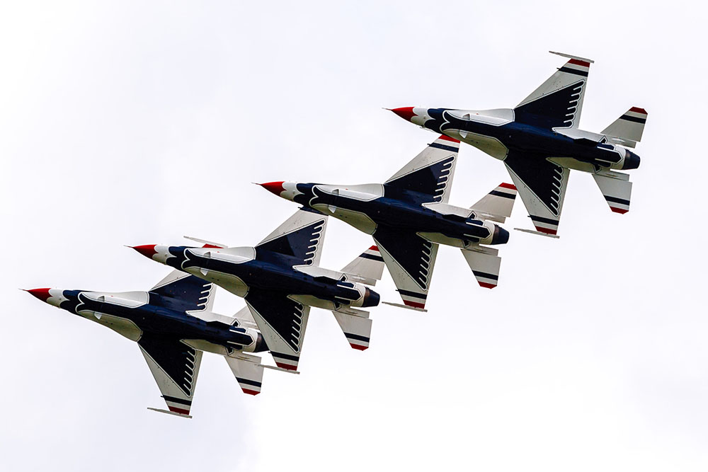 Photo by Rick Pepper - 2015 Mankato Air Show - Thunderbird aircraft 1-4 fly in the Echelon formation