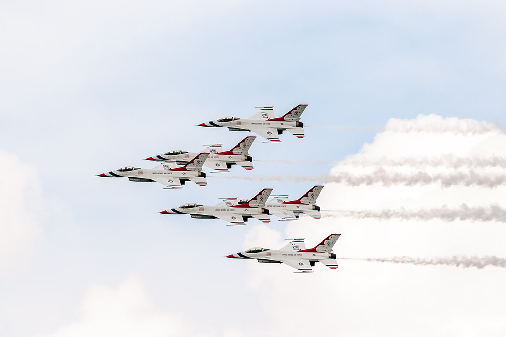 Photo by Rick Pepper - 2015 Mankato Air Show - All Thunderbird aircraft flying in the Delta formation as they approach the airport