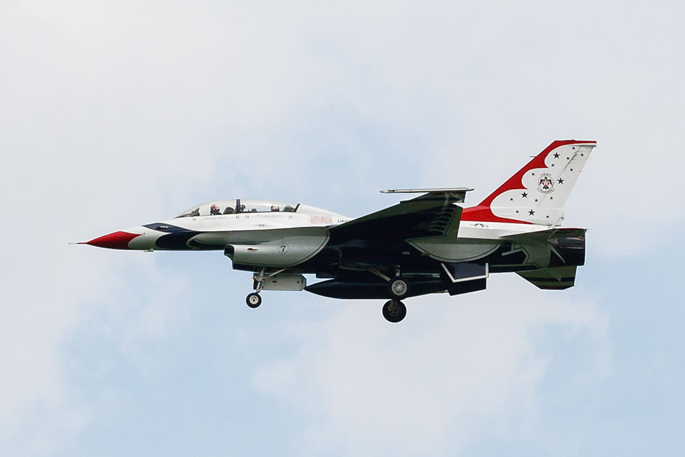 Photo by Rick Pepper - 2015 Mankato Air Show - Thunderbird #7 approaches the airport on practice day on a PR flight