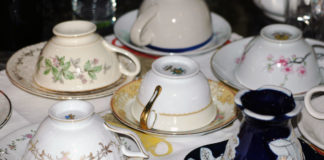 Photo by Don Lipps - Assorted tea cups at Curiosi-Tea House, North Mankato