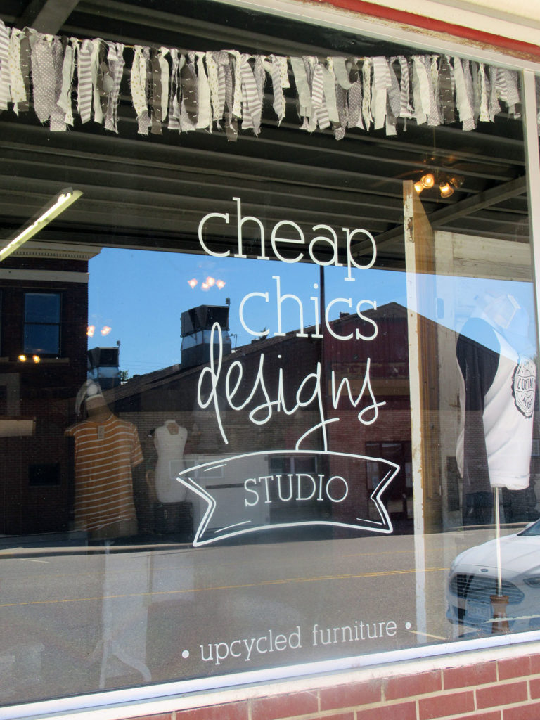 Photo by Grace Brandt - Storefront of Cheap Chics in Nicollet