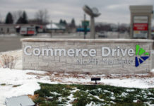 Photo by Don Lipps - Commerce Drive welcome sign in upper North Mankato